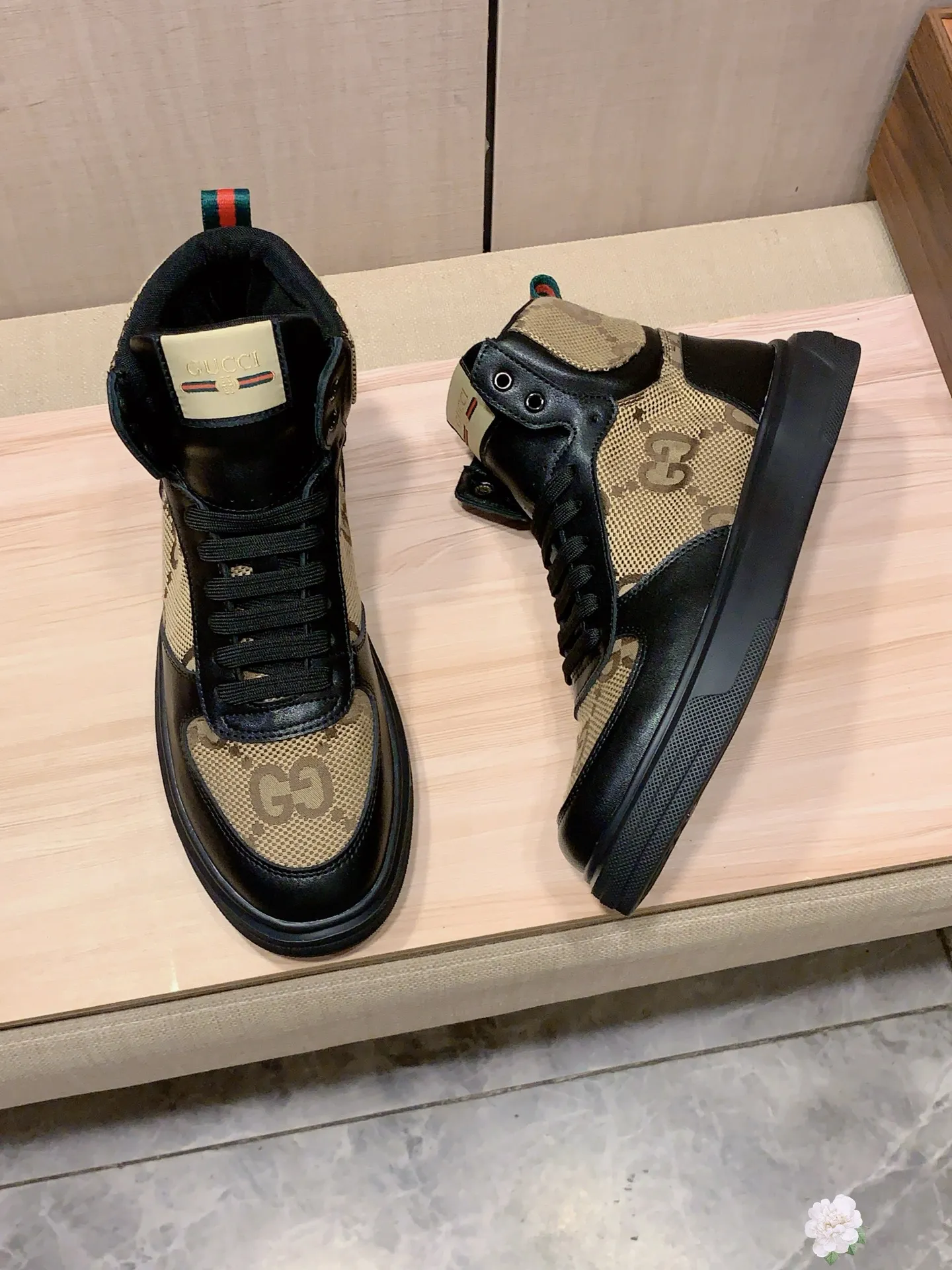 Men's men's shoes💰442💰💰🎩🎩[Lightning][Lightning] "Gucci*" latest • popular casual shoes, top brand [seduce] luxury ~ purchasing agency, top ~ quality. [Strong] The upper is made of imported breathable cowhide with fabric material ➕ Breathable sheepskin feet (•) and fine workmanship. The original stylish and stylish soft rubber wear-resistant and non-slip outsole is light and comfortable on the feet. The real thing looks better when photographed in person. 111: code: 38-44, 3️⃣ colors selected